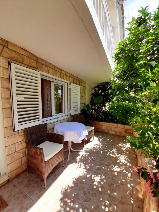 Apartments And Rooms Jasna Hvar Town Exteriör bild